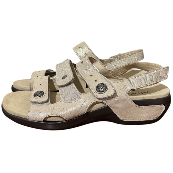 Aravon Women's Power Comfort Three Strap Heeled Tan Sandal Sz 7 - Picture 4 of 12
